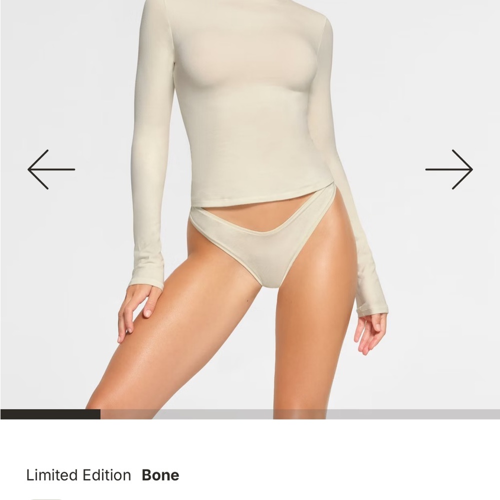 SKIMS Cream Fitted Blouse
